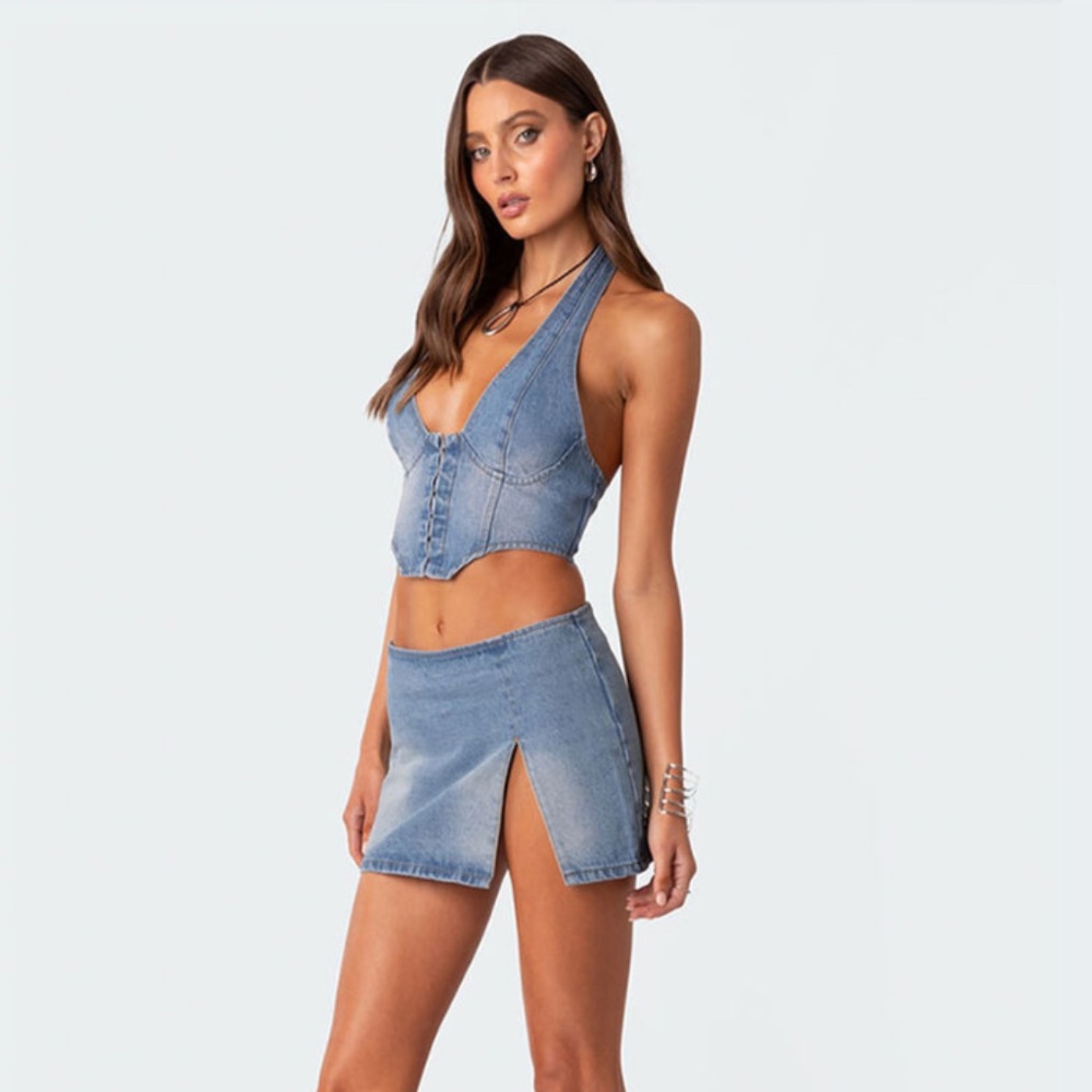 Slitted mini denim skirt
